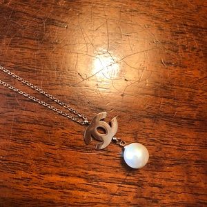 Chanel Rose Gold and Pearl necklace ❤️